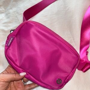 NWOT Lululemon Everywhere Belt Bag Sonic Pink
